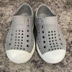 GUC Jefferson gray natives size 7C